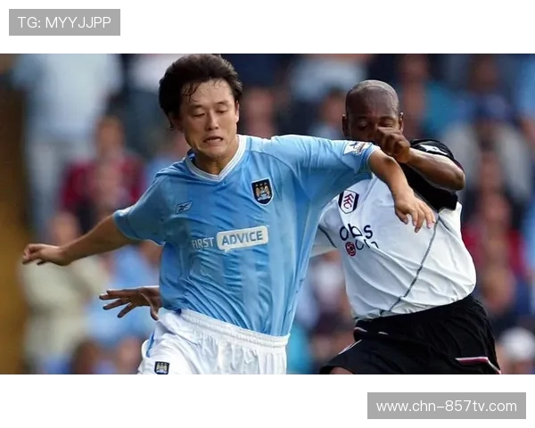 孙继海为全国县域足球冠军赛揭幕战开球