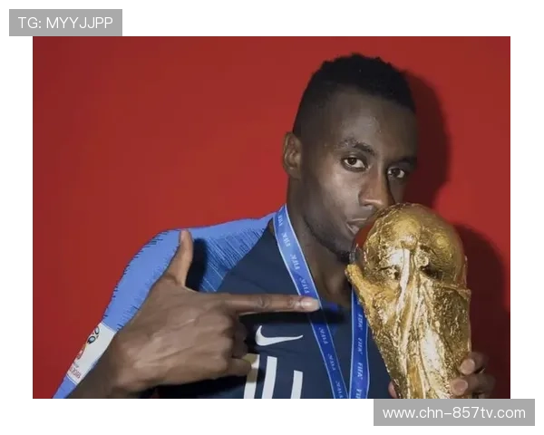 巴黎圣日耳曼香港首店开业,传奇马图伊迪现场助阵 巴黎圣日耳曼香港首店开业,传奇马图伊迪现场助阵